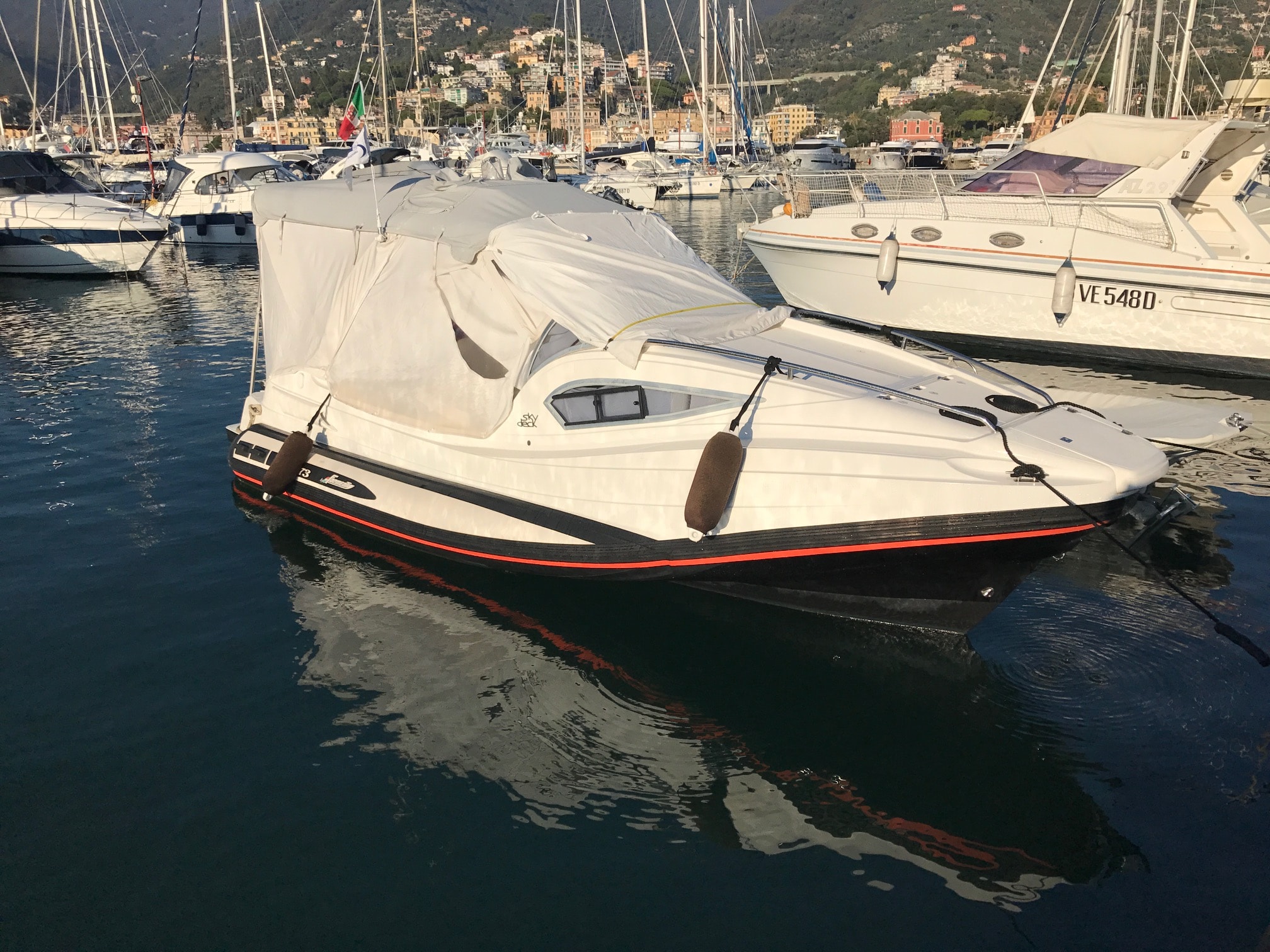 <<< VENDUTO >>> Zar 73 skydeck + 250hp suzuki + Carrello Tecnitrailer <br><a href=dettaglio.aspx?Id=92 >VAI ALLA SCHEDA</a>